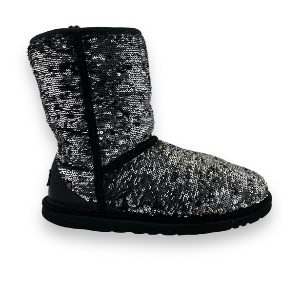 UGG Classic Short Sequin Silver & Black Wool Lined Casual Cozy Fall Boot 6 - Picture 2 of 12